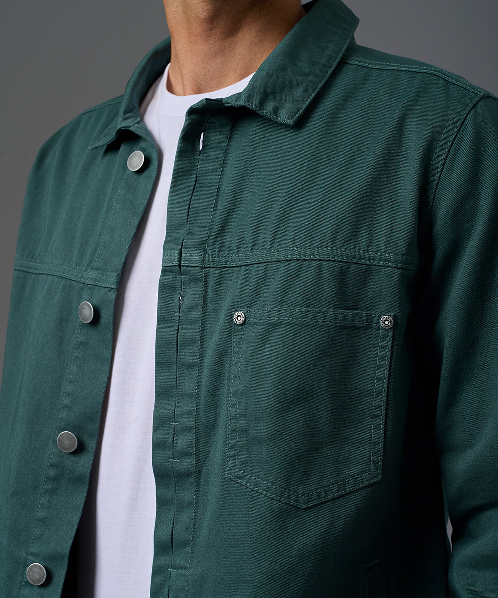 CASACA DENIM SOBRETEÑIDO PECHERA OJAL OI26