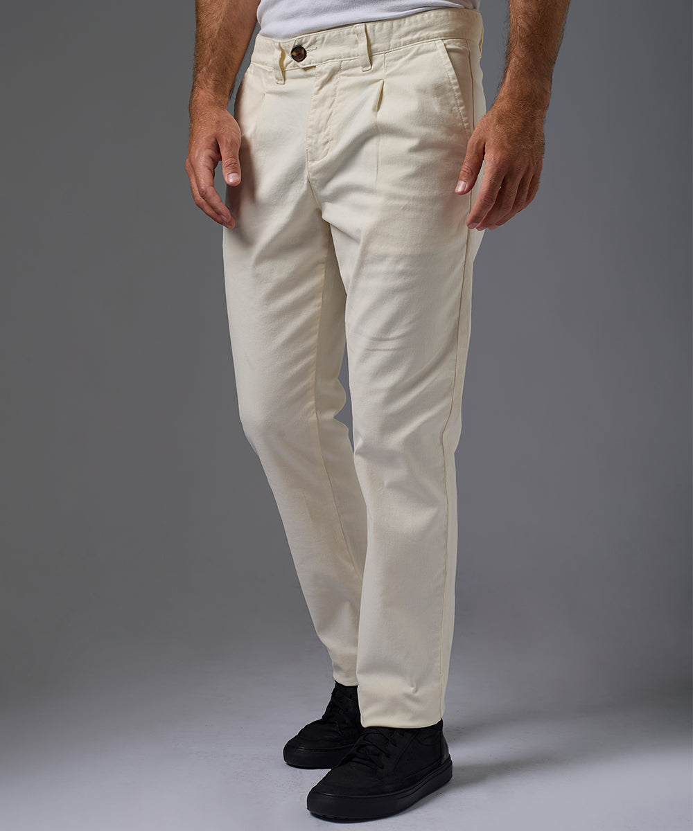 PANTALON DRILL CON PLIEGUE SLIM FIT OI26