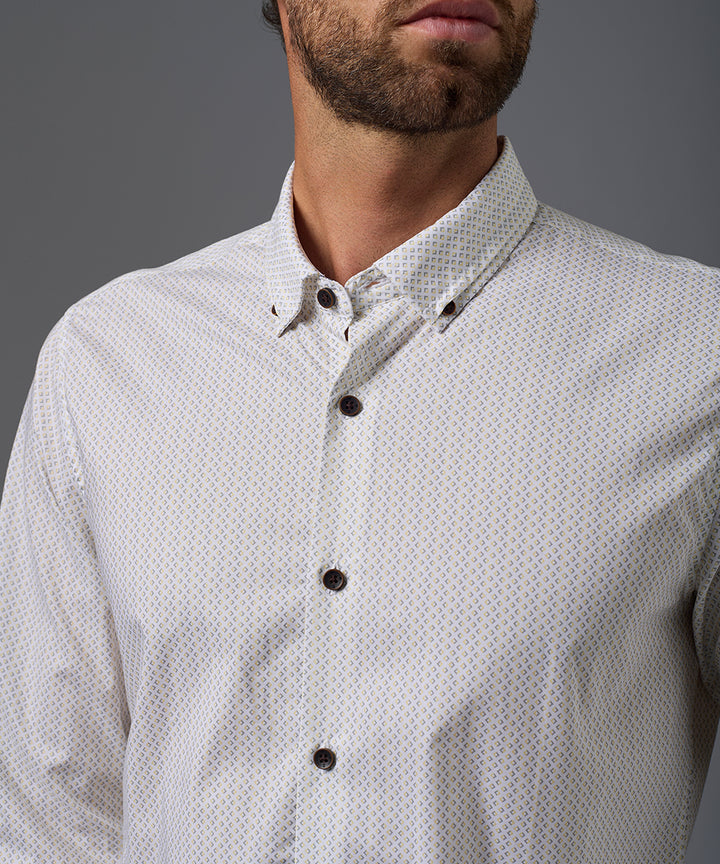 CAMISA MANGA LARGA ROLL UP CUELLO SOLAPA SLIM FIT OI26