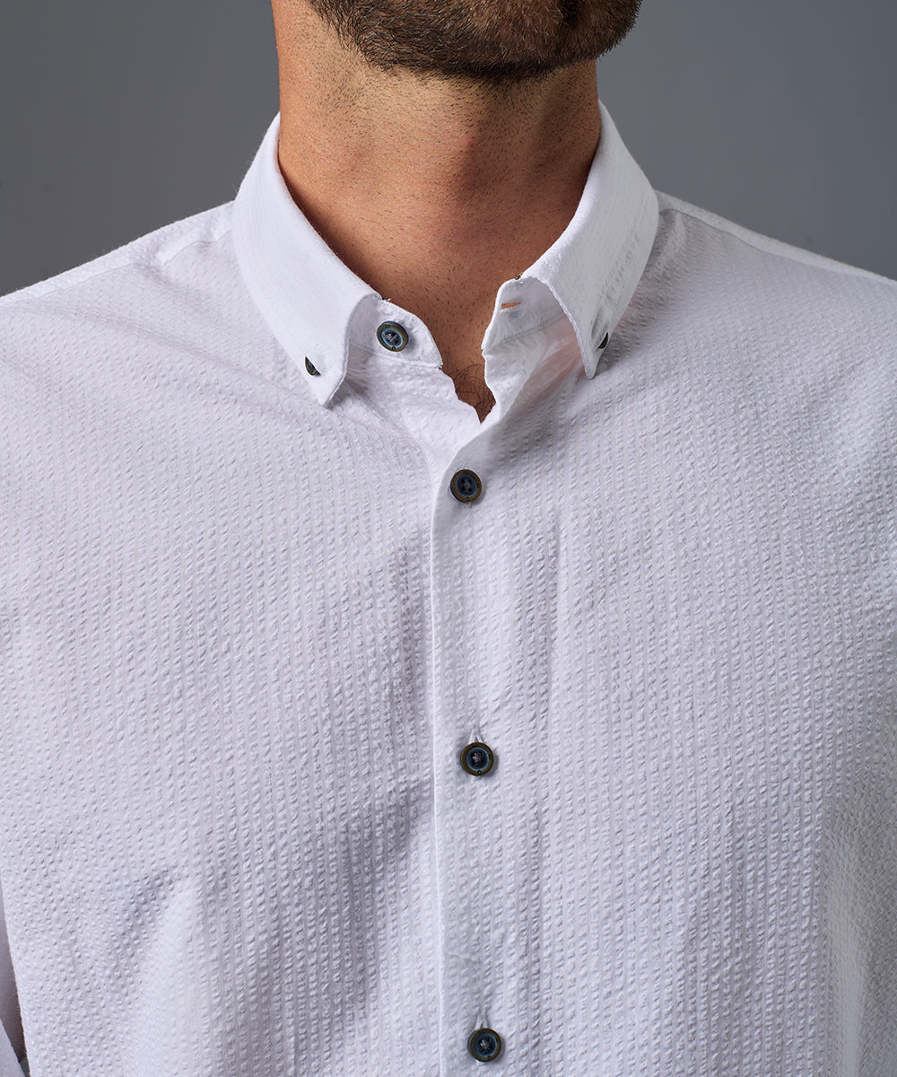 CAMISA MANGA LARGA ROLL UP CUELLO SOLAPA SLIM FIT OI26