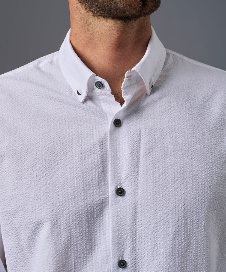 CAMISA MANGA LARGA ROLL UP CUELLO SOLAPA SLIM FIT OI26
