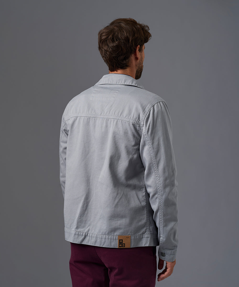 CASACA DENIM SOBRETEÑIDO PECHERA OJAL OI26