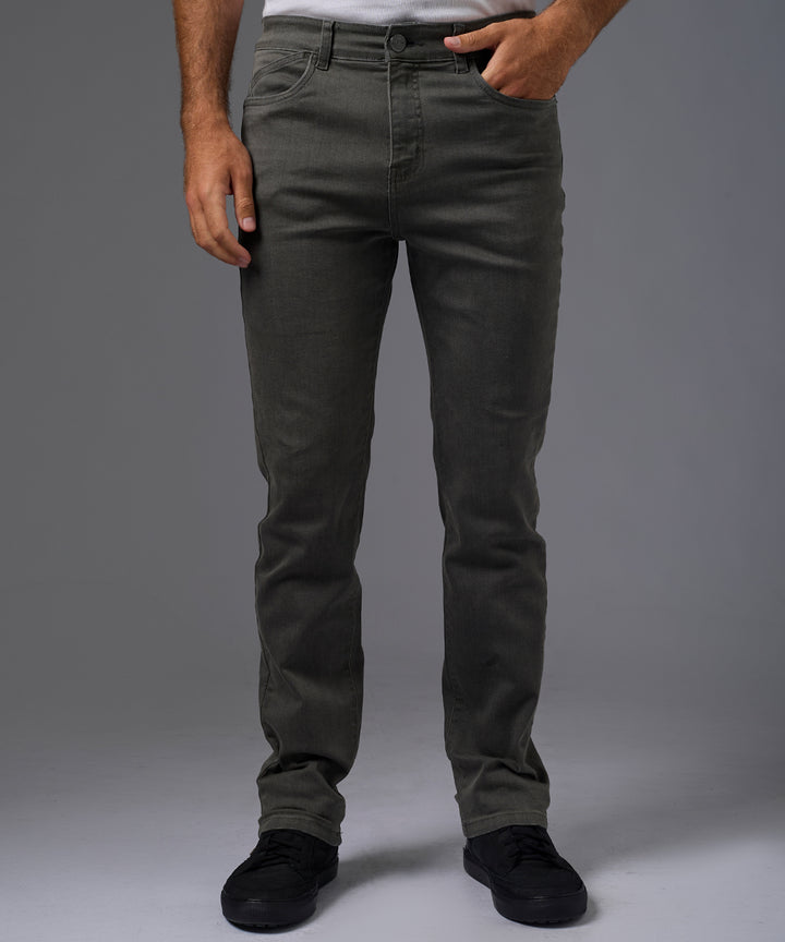 PANTALON DENIM SLIM FIT OI26
