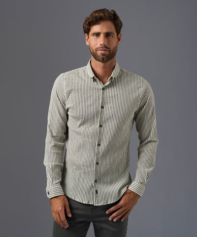 CAMISA MANGA LARGA SEERSUCKER A RAYAS CLASSIC FIT OI26