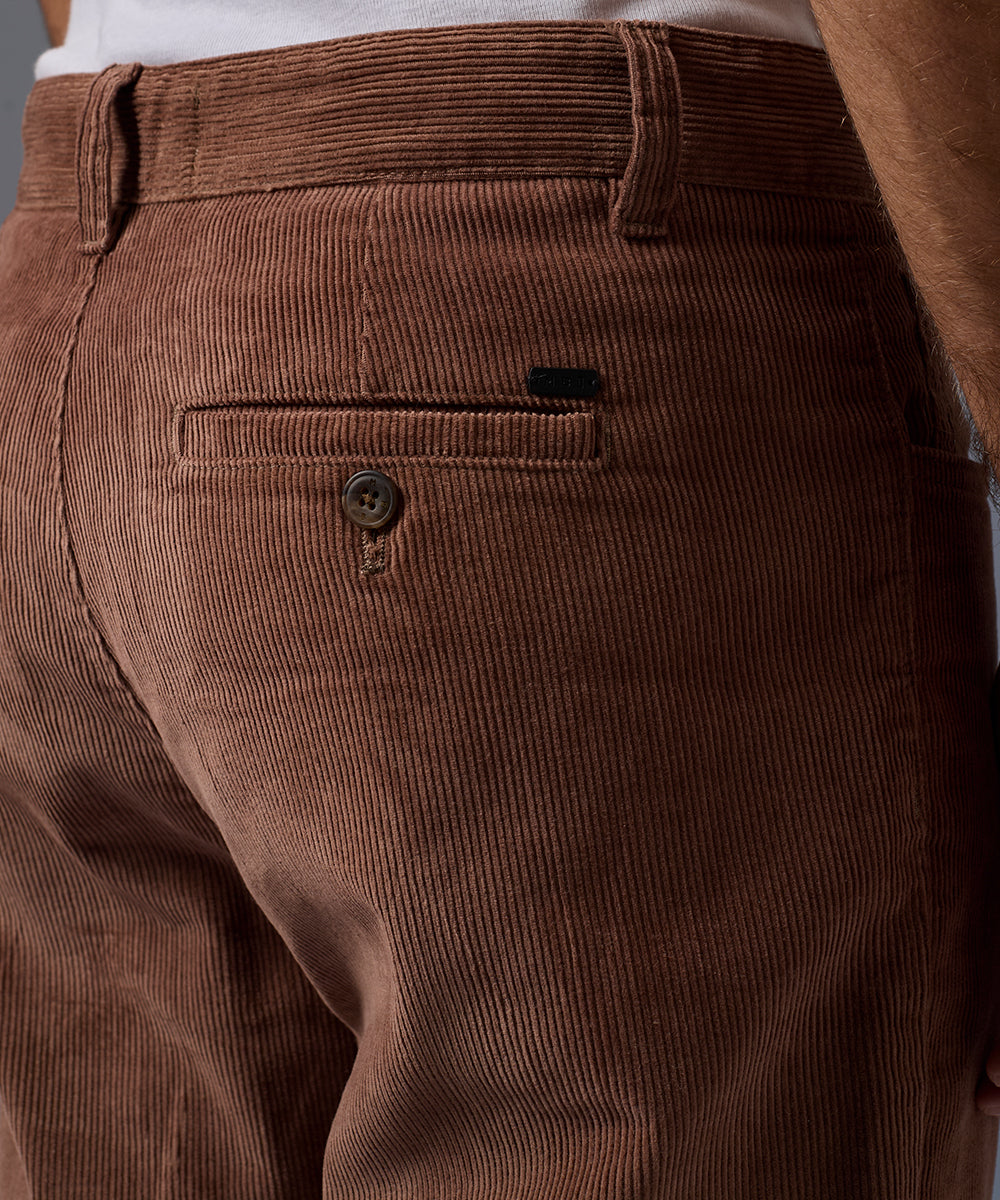 Pantalón Corduroy Classic Fit