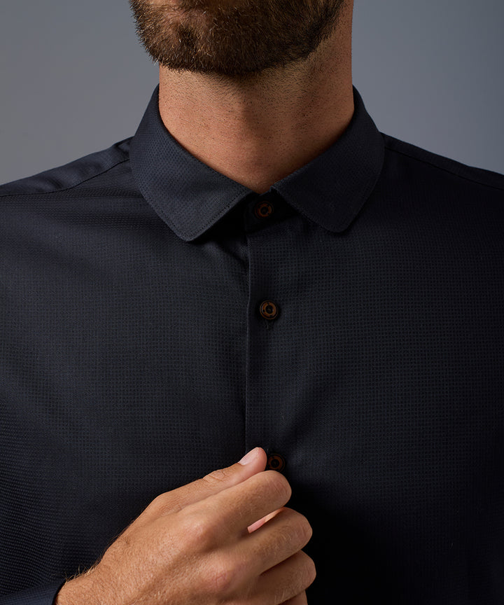 Camisa Roll Up Cuello Redondeado Classic Fit