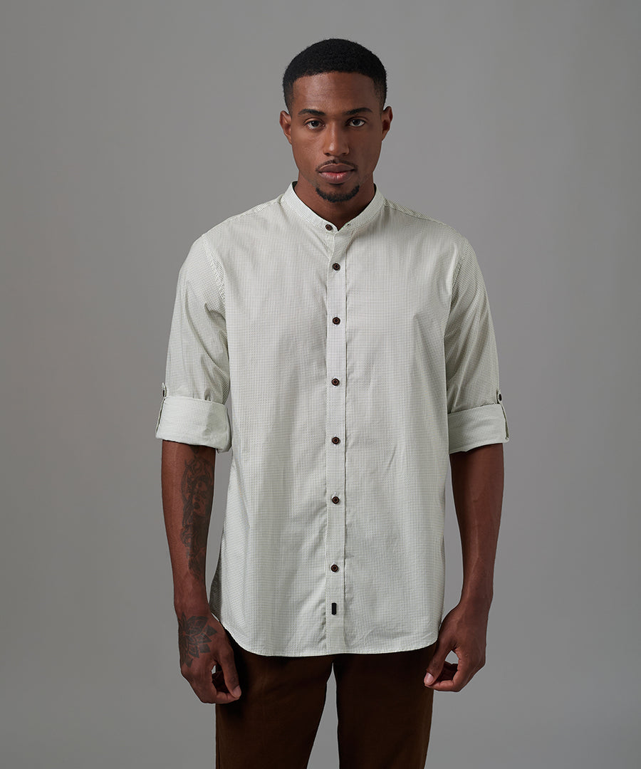 CAMISA MANGA LARGA CUELLO NERU ROLL UP SLIM FIT BLANCO ESTAMPADO OI25