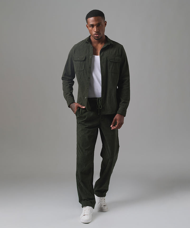 CAMISA MANGA LARGA CORDUROY CLASSIC FIT VERDE MILITAR OI25