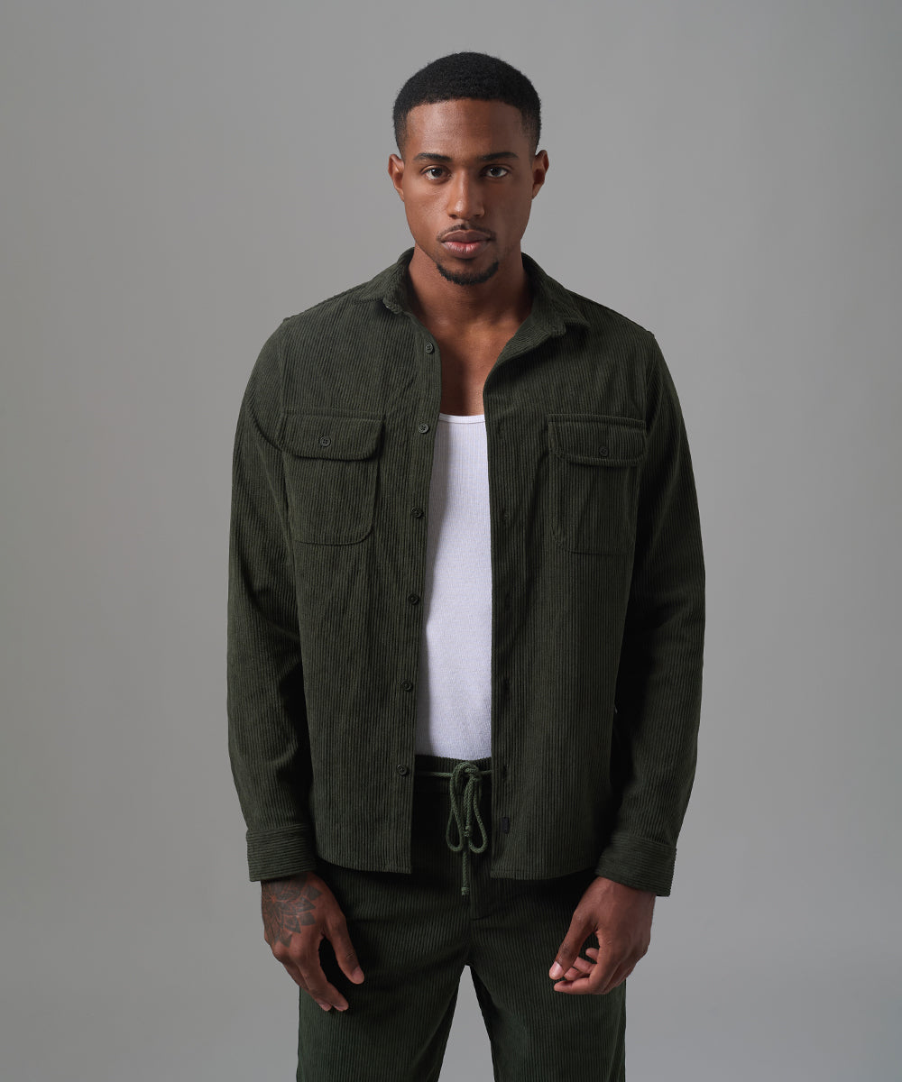 CAMISA MANGA LARGA CORDUROY CLASSIC FIT VERDE MILITAR OI25