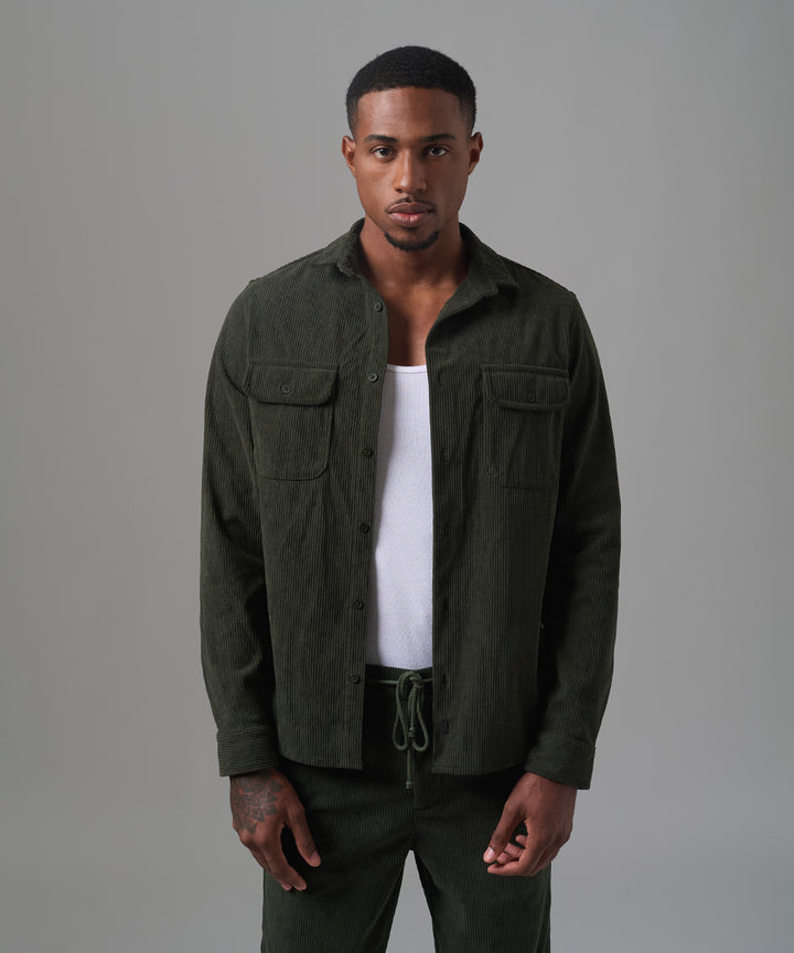 CAMISA MANGA LARGA CORDUROY CLASSIC FIT VERDE MILITAR OI25