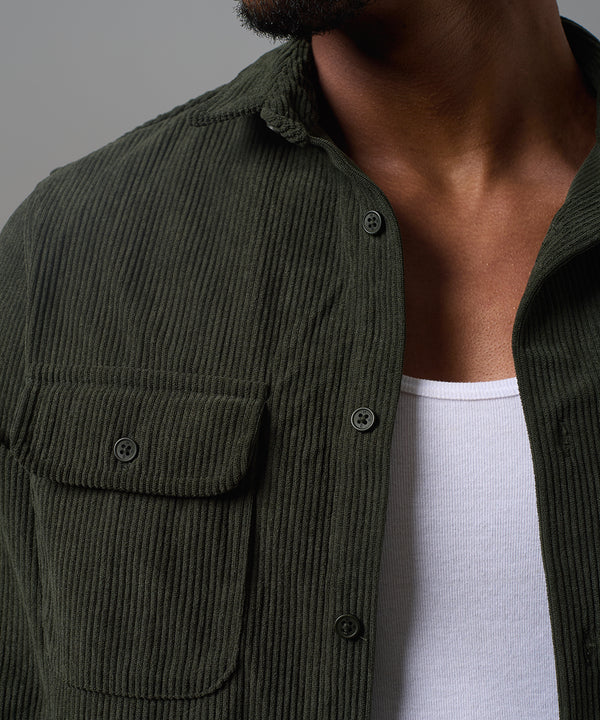 CAMISA MANGA LARGA CORDUROY CLASSIC FIT VERDE MILITAR OI25