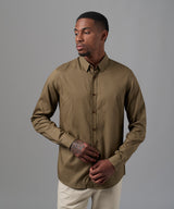 CAMISA MANGA LARGA CUELLO B.DOWN OCULTO CLASSIC FIT VERDE FANGO OI25