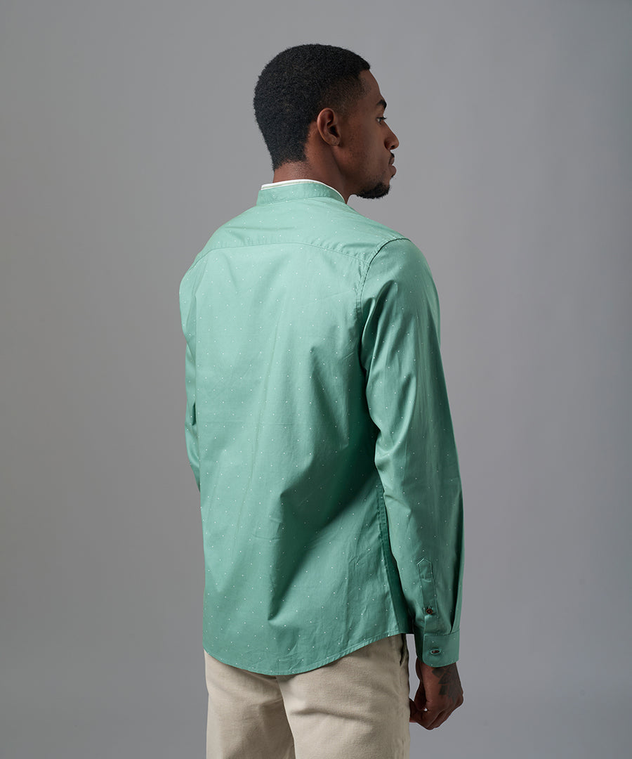 CAMISA MANGA LARGA CUELLO NERU DESMONTABLE CLASSIC FIT VERDE ESTAMPADO OI25