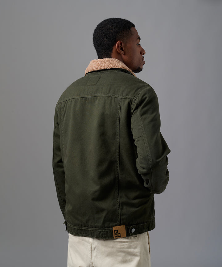 CASACA DENIM SOBRETEÑIDO CON SHERPA VERDE OI25