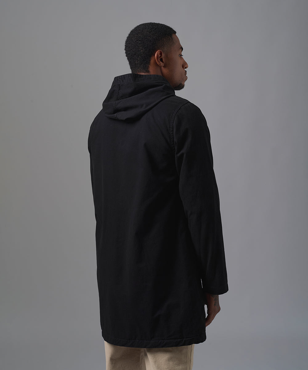 CASACA DRILL PARKA CON CAPUCHA NEGRO OI25