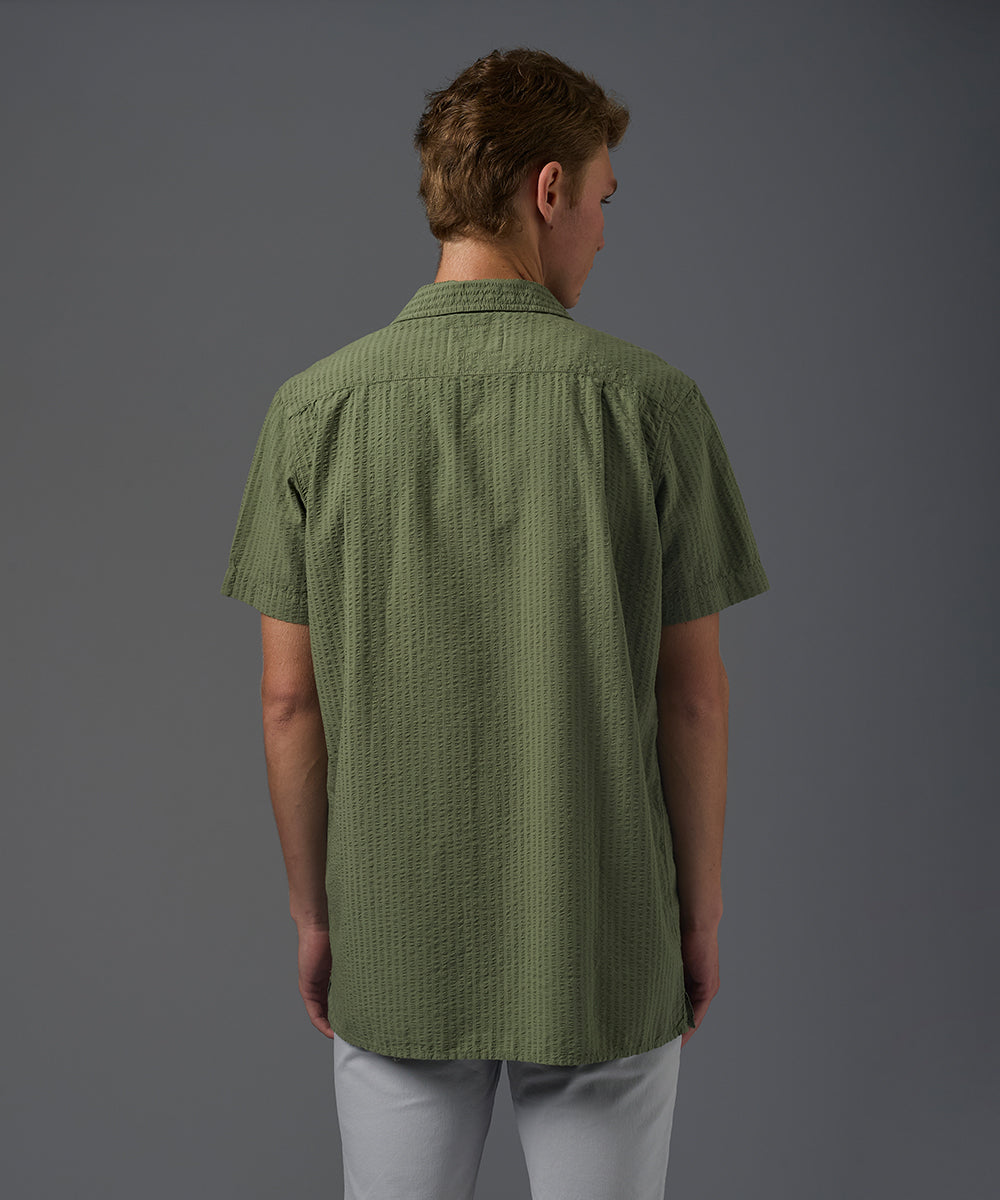 CAMISA MANGA CORTA CUELLO RESORT SEER SUCKER CLASSIC FIT VERDE CLARO PV26
