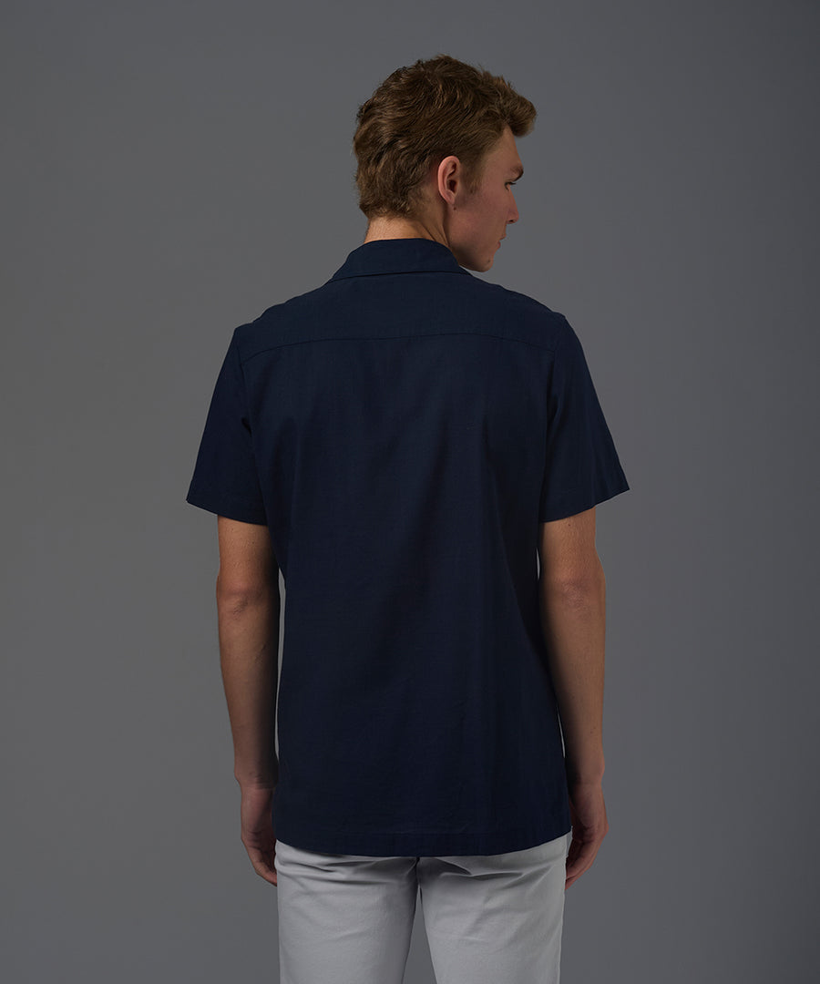 CAMISA MANGA CORTA LOOK LINO CUELLO RESORT CORTES CLASSIC FIT AZUL PV26