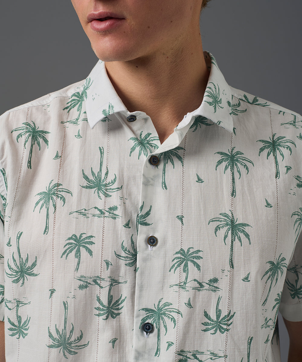 CAMISA MANGA CORTA CUELLO SPREAD PECHERA FRANCESA CLASSIC FIT BLANCO ESTAMPADO PV26