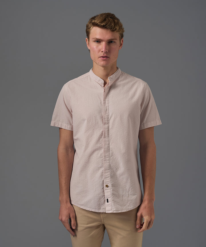 CAMISA MANGA CORTA SEER SUCKER CUELLO NERU DESMONTABLE SLIM FIT ROSA PV26