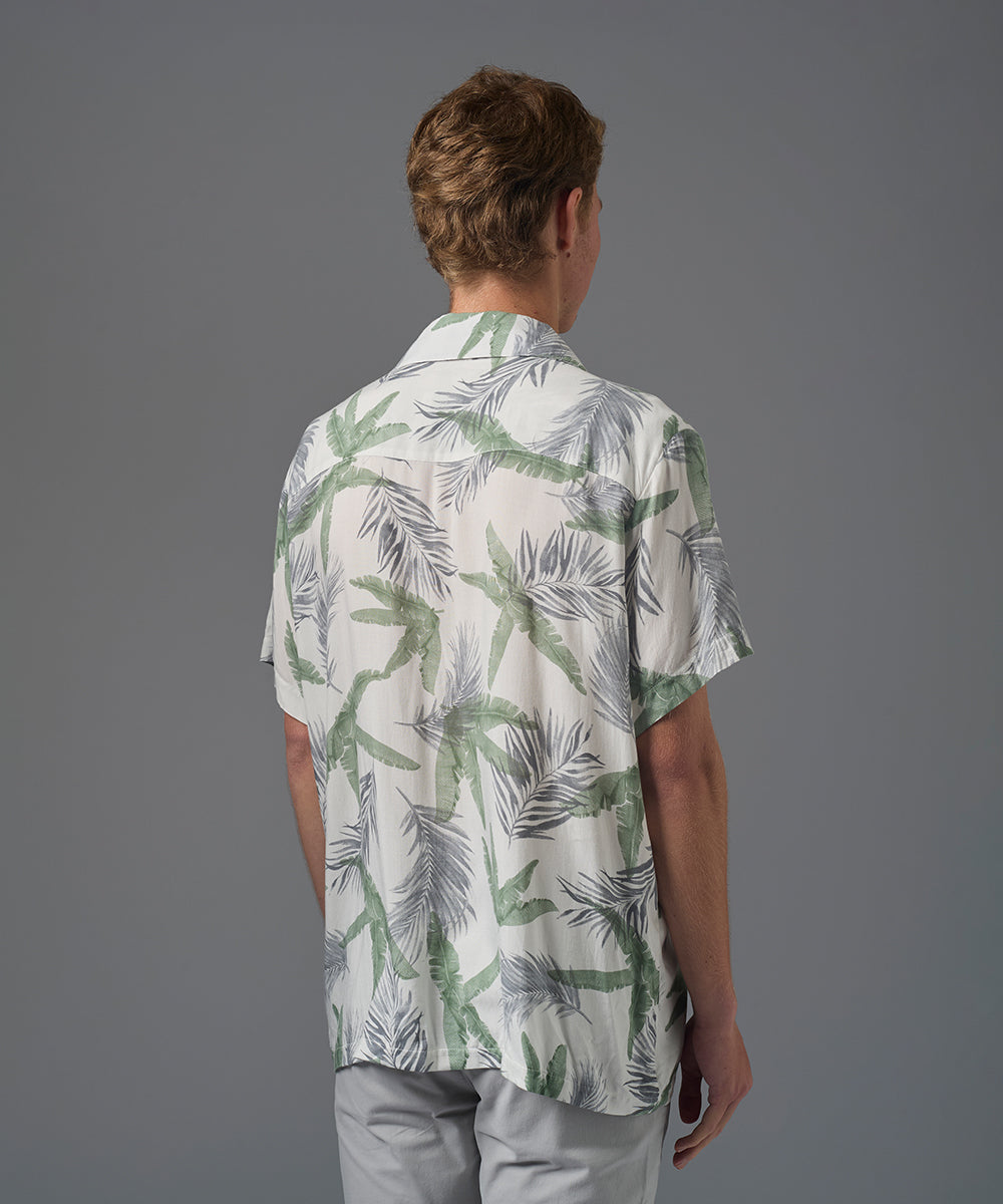 CAMISA MANGA CORTA CHALIS CUELLO RESORT CLASSIC FIT ESTAMPADO VERDE PV26