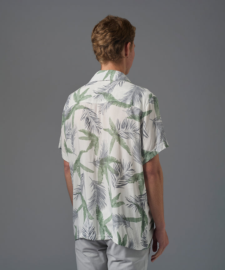 CAMISA MANGA CORTA CHALIS CUELLO RESORT CLASSIC FIT ESTAMPADO VERDE PV26