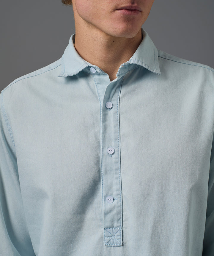 CAMISA MANGA LARGA DENIM MEDIA PECHERA CLASSIC FIT CELESTE CLARO PV26