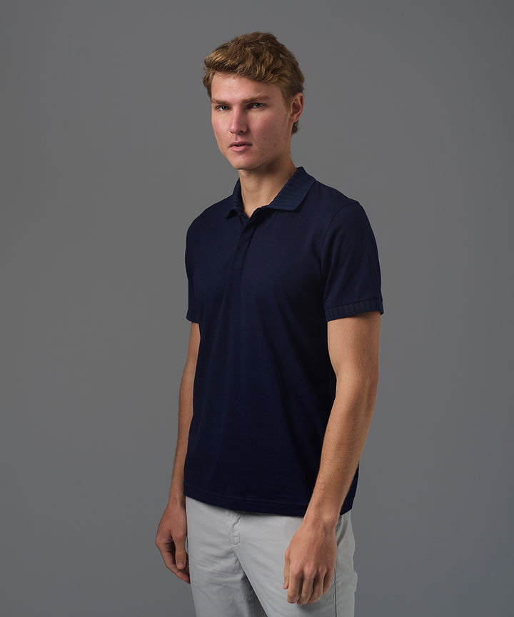 POLO MANGA CORTA JERSEY CUELLO BOX RECTILINEO AZUL MARINO PV26