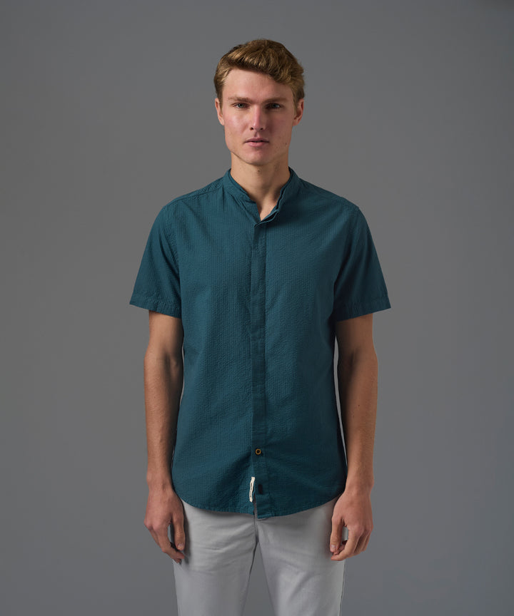 CAMISA MANGA CORTA SEER SUCKER CUELLO NERU DESMONTABLE SLIM FIT COBALTO PV26