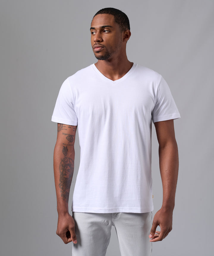 POLO MANGA CORTA CUELLO V BASICO BLANCO OI25