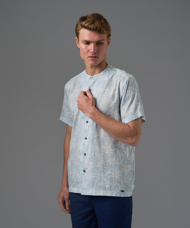 CAMISA MANGA CORTA LOOK LINO CUELLO NERU CLASSIC FIT CELESTE ESTAMPADO PV26