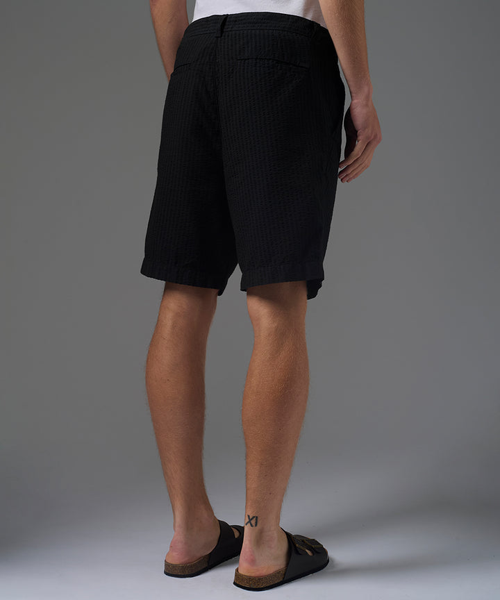 BERMUDA SEER SUCKER SLIM FIT NEGRO PV26