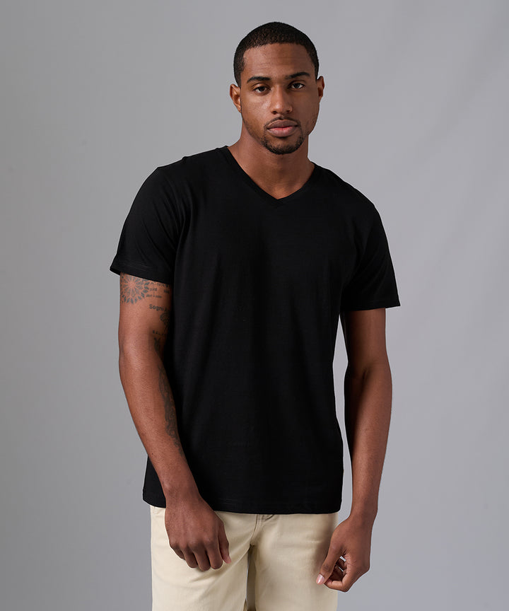 POLO MANGA CORTA CUELLO V BASICO NEGRO OI25