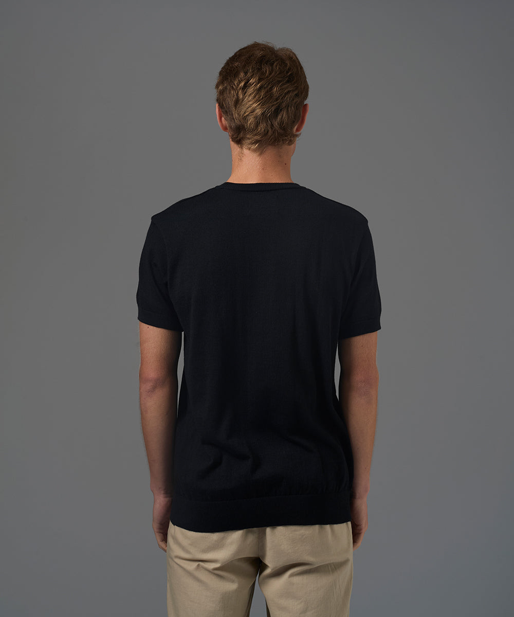 POLO MANGA CORTA PET BASICO CUELLO REDONDO NEGRO PV26