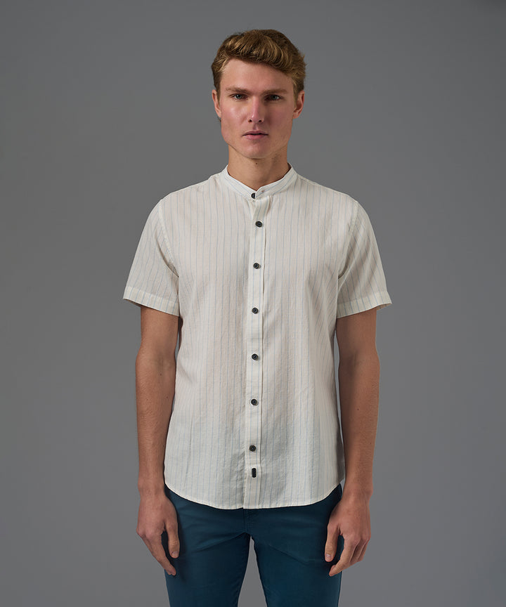 CAMISA MANGA CORTA CASUAL LOOK LINO CUELLO NERU CLASSIC FIT CELESTE C/RAYAS PV26