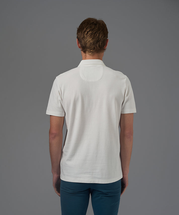 POLO MANGA CORTA PIQUE CUELLO BOX BORDADO HUESO PV26