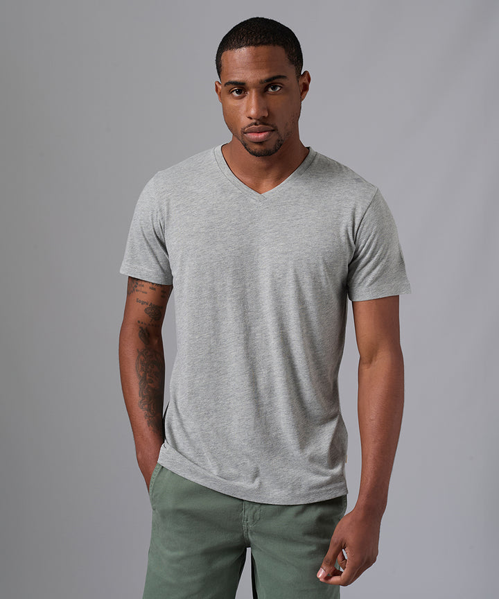 POLO MANGA CORTA CUELLO V BASICO MELANGE OI25