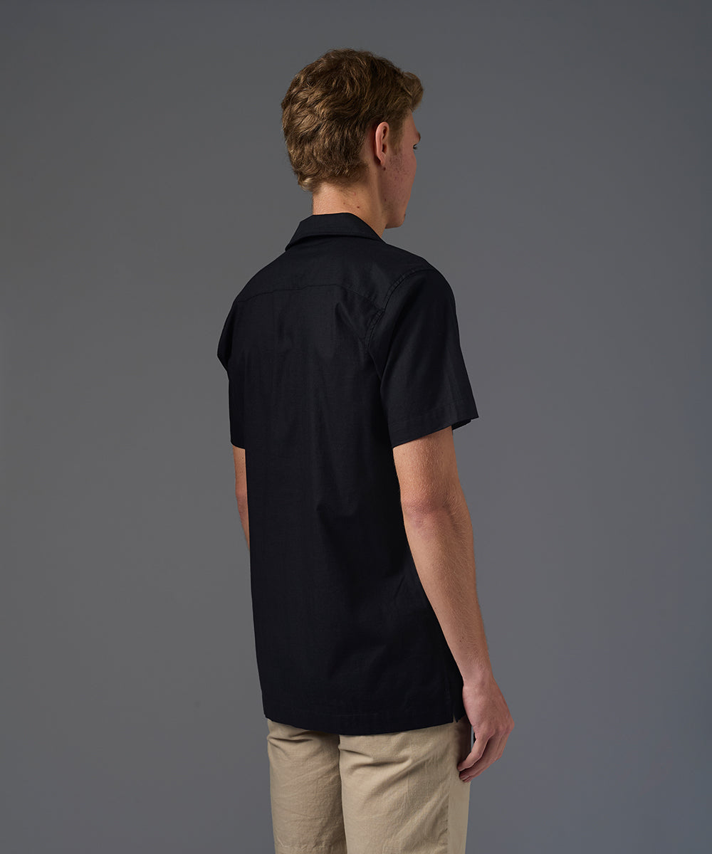 CAMISA MANGA CORTA LOOK LINO CUELLO RESORT GUAYABERA CLASSIC FIT NEGRO PV26