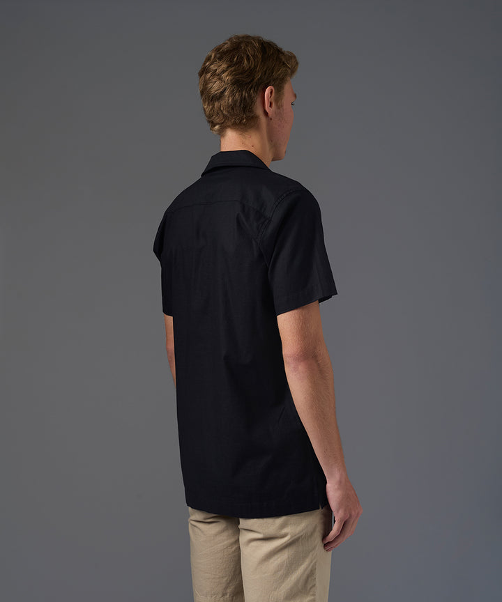 CAMISA MANGA CORTA LOOK LINO CUELLO RESORT GUAYABERA CLASSIC FIT NEGRO PV26
