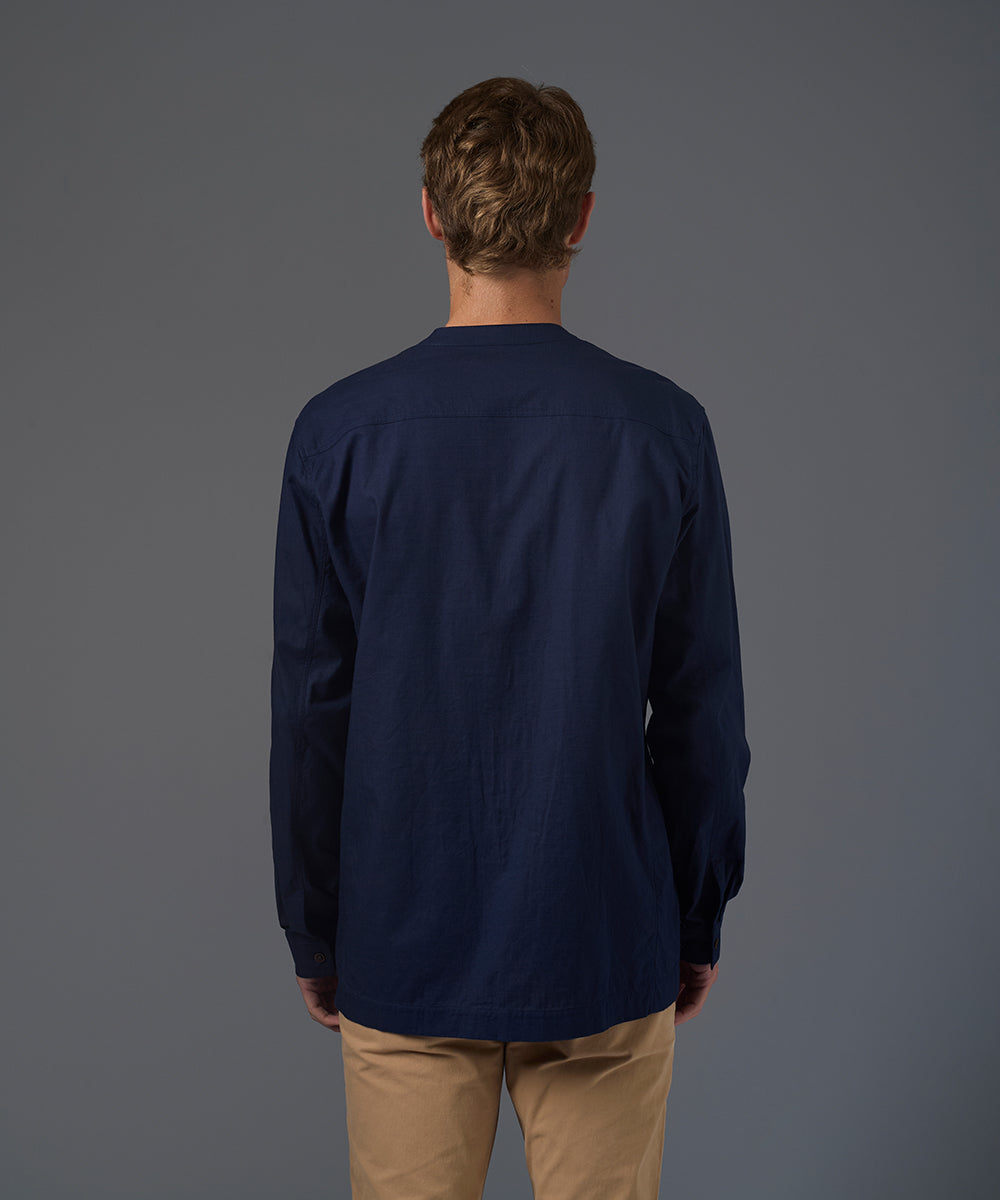 CAMISA MANGA LARGA LOOK LINO CUELLO NERU DOBLE BOLSILLO SLIM FIT AZUL MARINO PV26