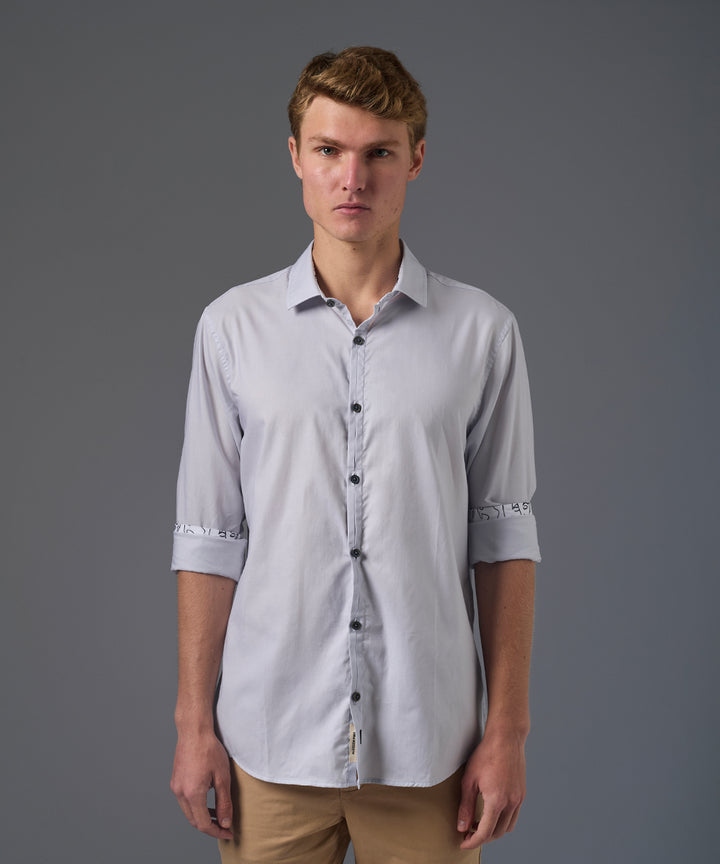 CAMISA MANGA LARGA PECHERA OJAL CLASSIC FIT GRIS PV26