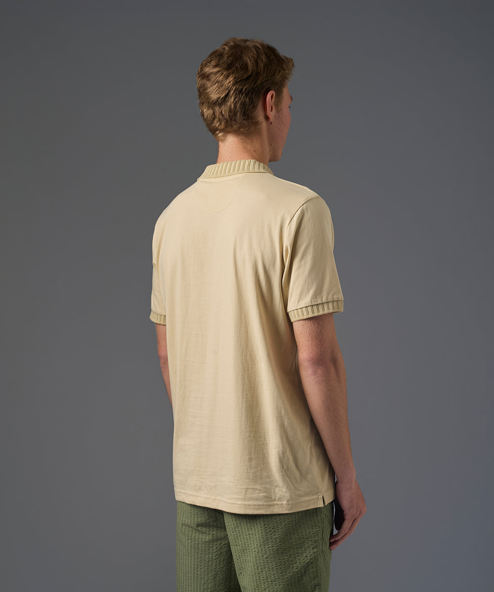 POLO MANGA CORTA JERSEY CUELLO BOX RECTILINEO BEIGE PV26