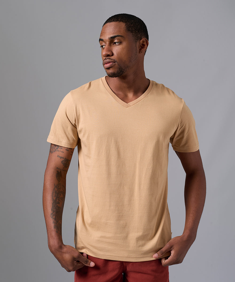 POLO MANGA CORTA CUELLO V BASICO BEIGE PV25