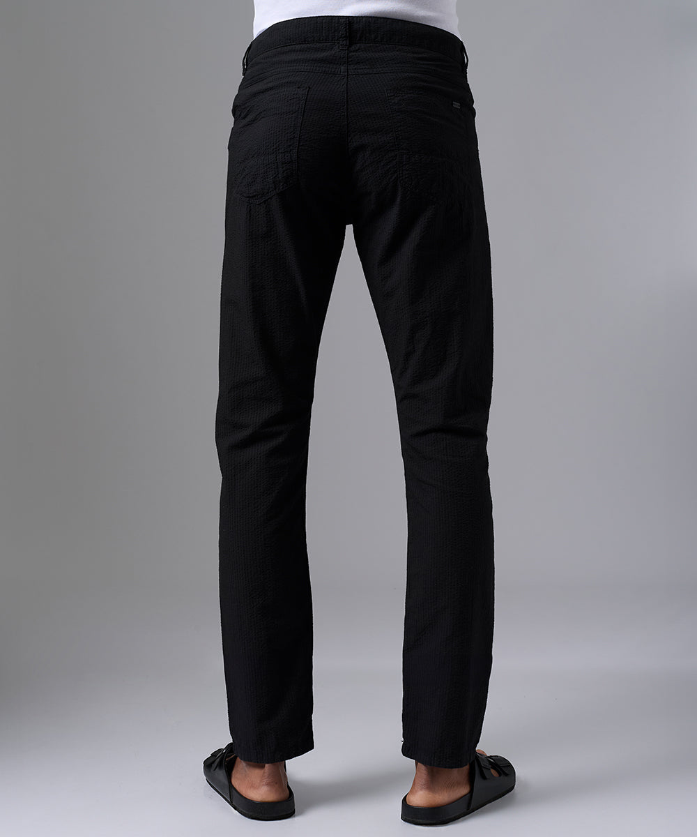 PANTALON SEER SUCKER SLIM FIT NEGRO PV25