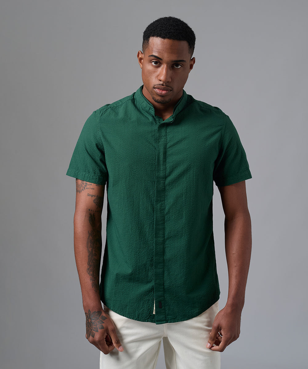 CAMISA MANGA CORTA CASUAL SEER SUCKER CUELLO NERU DESMONTABLE SLIM FIT VERDE BOTELLA PV25