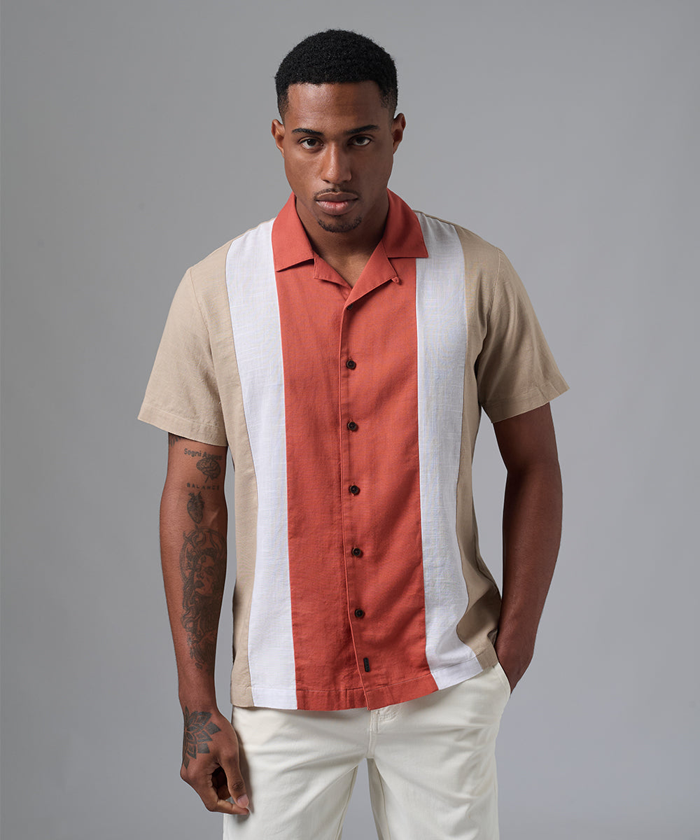 CAMISA MANGA CORTA CASUAL LOOK LINO CUELLO RESORT CORTES CLASSIC FIT BEIGE PV25