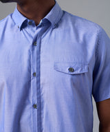 CAMISA MANGA CORTA CASUAL MEDIA PECHERA OCULTA CLASSIC FIT CELESTE PV25