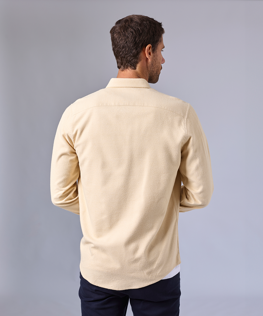CAMISA MANGA LARGA FRANELA CUELLO BUTTON DOWN CLASSIC FIT HUESO OI24