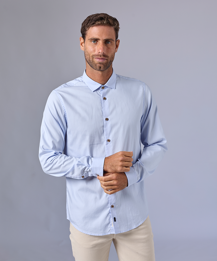 CAMISA MANGA LARGA OXFORD CUELLO SPREAD CLASSIC FIT CELESTE OI24