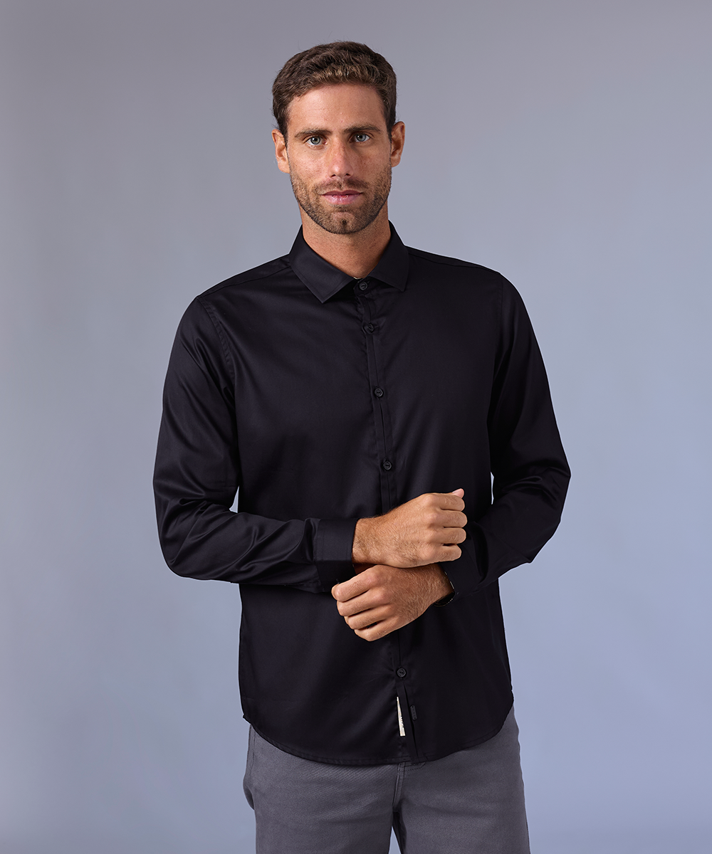 CAMISA MANGA LARGA PECHERA OJAL CLASSIC FIT NEGRO OI24