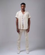 CAMISA MANGA CORTA CASUAL BOLSILLO CON BOTON SLIM FIT BEIGE ESTAMPADO OI25